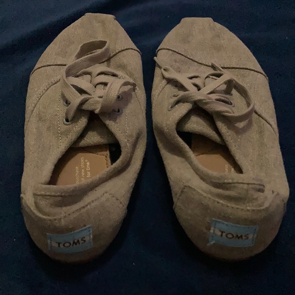 Gray Tim’s Lace-up Cordoba Sneaker EUC